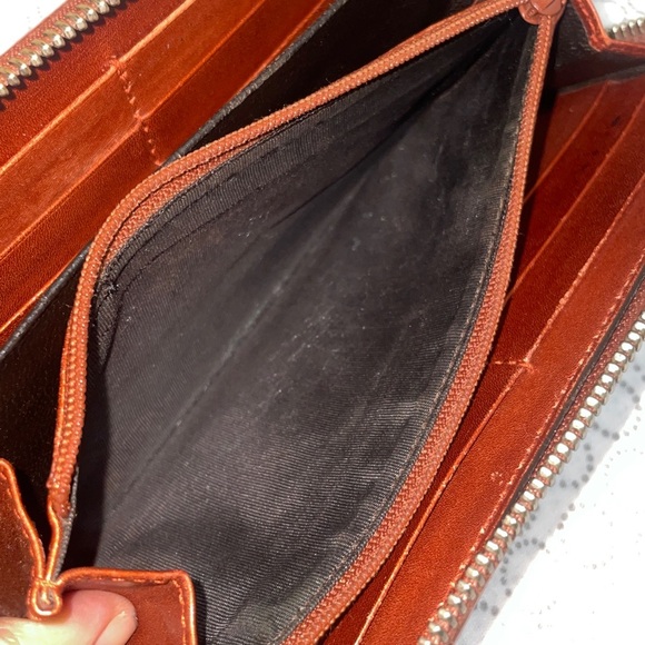 Gucci Orange/Brown Leather Wallet with SilverLogo - Picture 11 of 12